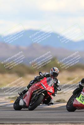 media/Nov-16-2025-Race Pace (Sun) [[8c5fa54630]]/Non Verified Riders (1st 20 Minutes)/5-Turn 15 (110pm)/